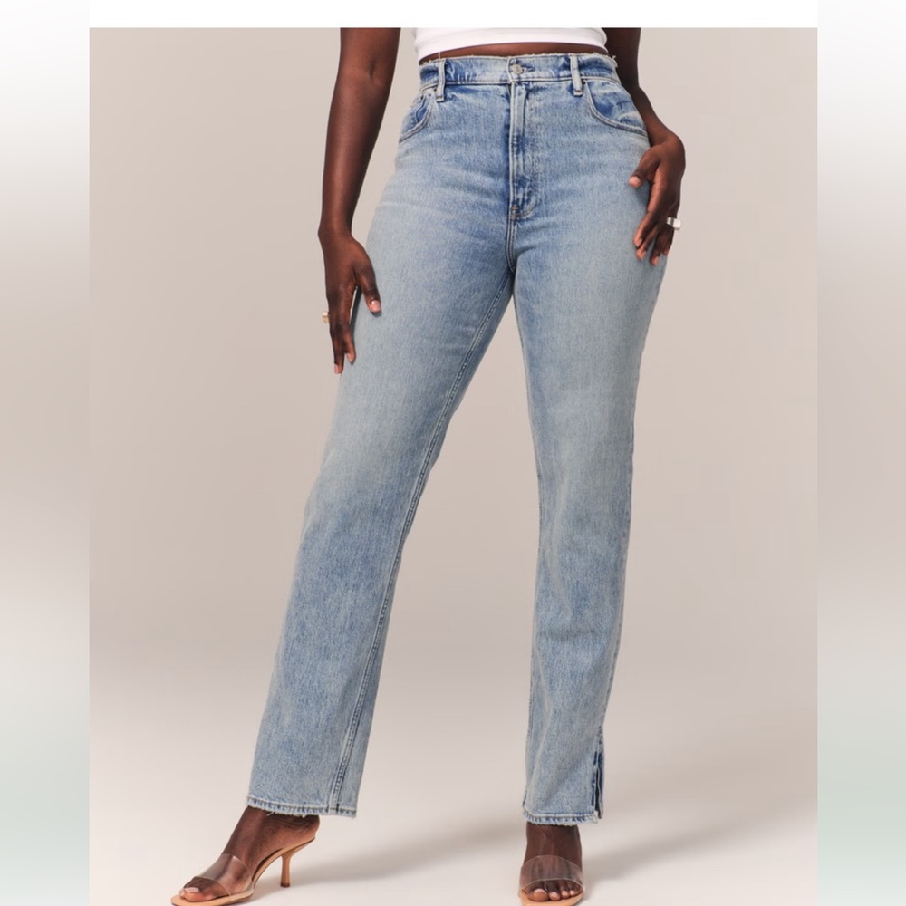 A&F Curve Love Ultra High Rise 90s Straight Jean with Vent Hem